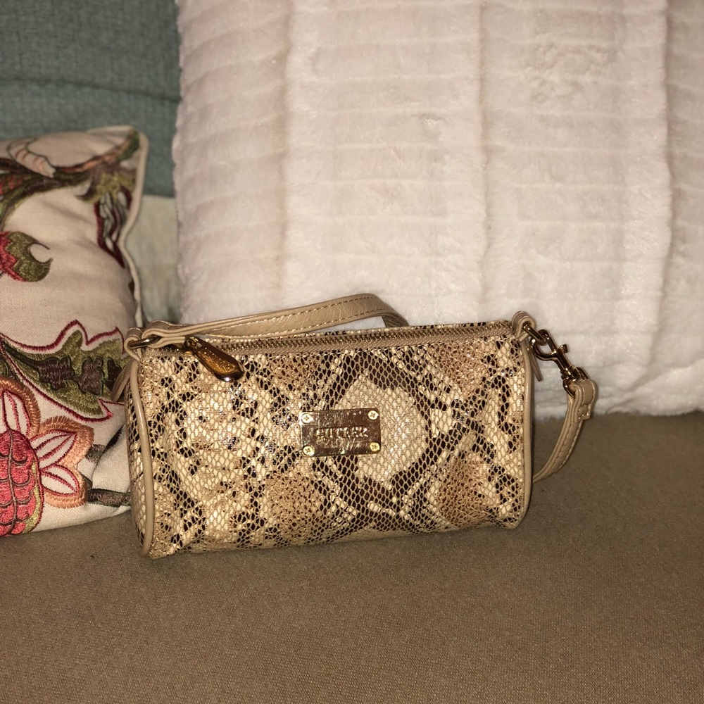 ❤️❤️PERFECT Snakeskin wristlet 🧡🧡🧡